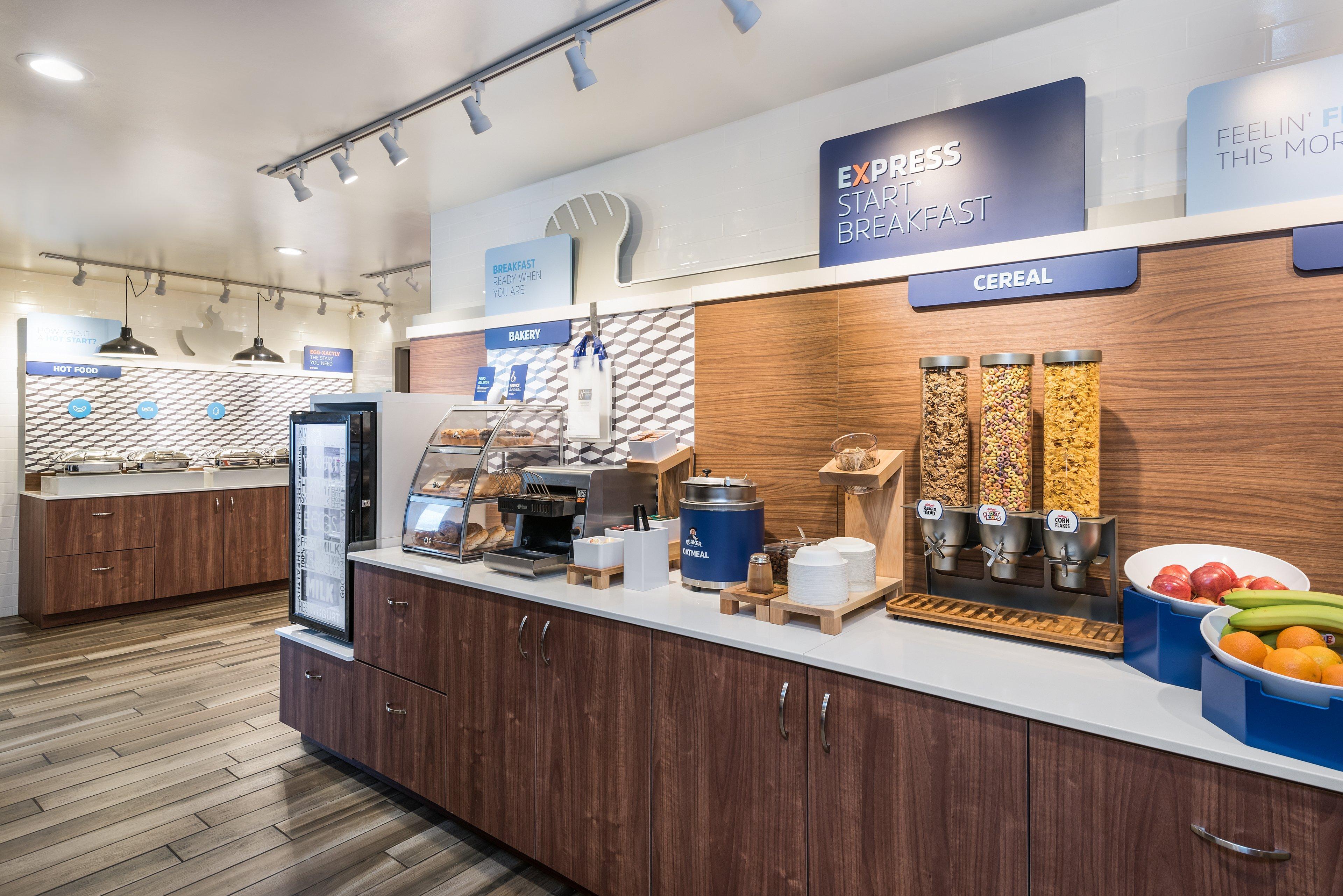 Holiday Inn Express Hotel & Suites 1000 Islands - Gananoque By Ihg Экстерьер фото
