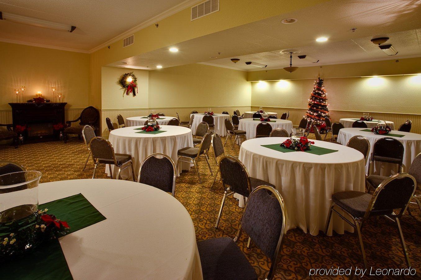 Holiday Inn Express Hotel & Suites 1000 Islands - Gananoque By Ihg Ресторан фото